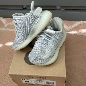 Authentic Adidas Yeezy Boost 350 V2